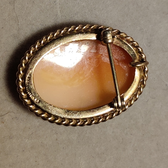 Antique RARE left facing 14k GF carved shell cameo brooch - Picture 4 of 5